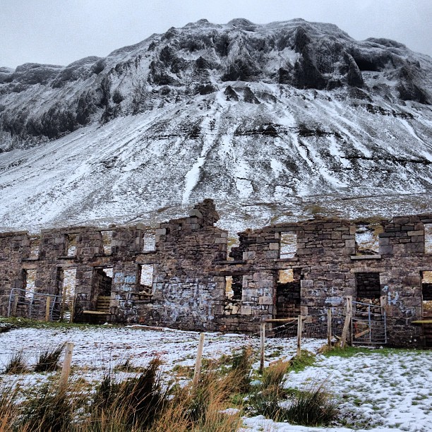 The old school house and the mountain
