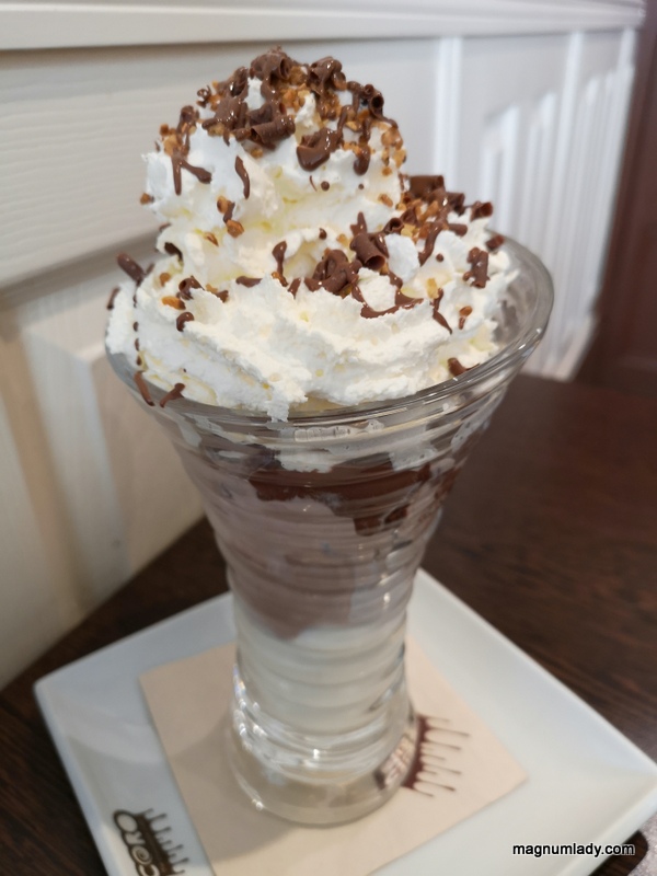 Ice cream chocolate cafe